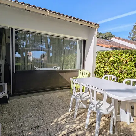 Vakantiehuis Maison Dans Avec Piscine Et Tennis - 4 Personnes Pornic