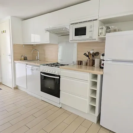 Vakantiehuis Maison Dans Avec Piscine Et Tennis - 4 Personnes *